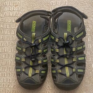 Khombu Boy’s  Sandals - Black and Green